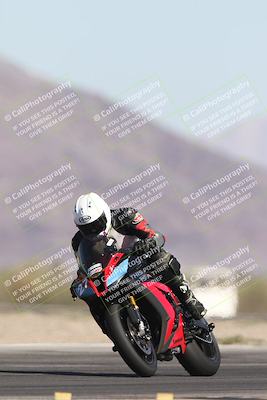 media/Oct-26-2025-Race Pace (Sun) [[c1447ca738]]/Non Verified (1st 20 Minutes of every Hour)/4-Turn 14 (1110am)/